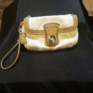 Coach Wristlet 2 Compartments Tan/Cream